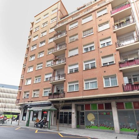Apartamento Con Vistas Al Estadio San Mames Bilbao Bagian luar foto