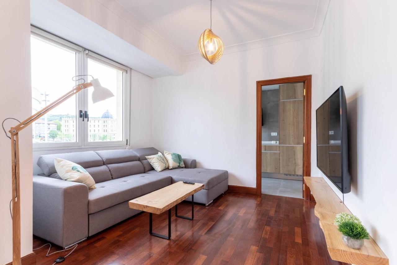 Apartamento Con Vistas Al Estadio San Mames Bilbao Bagian luar foto