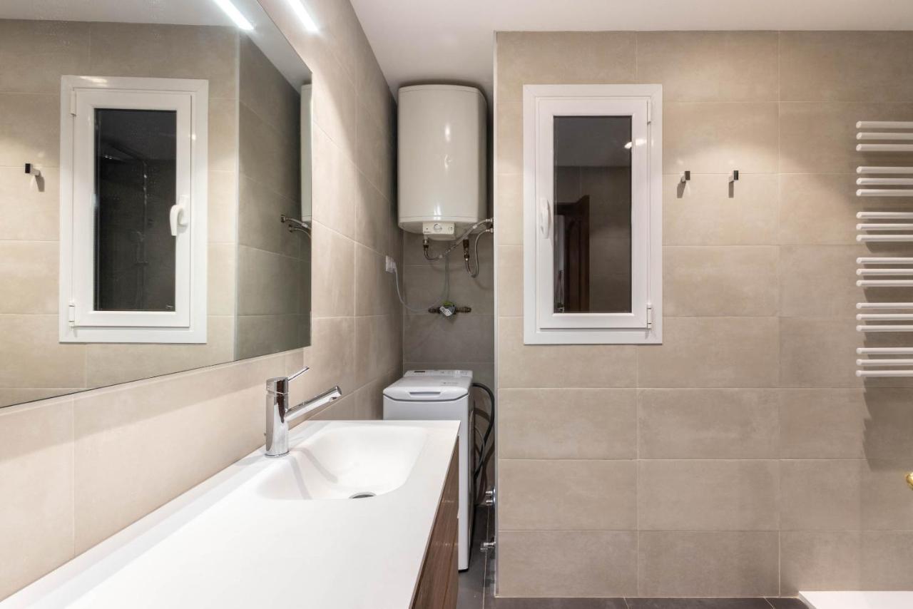 Apartamento Con Vistas Al Estadio San Mames Bilbao Bagian luar foto