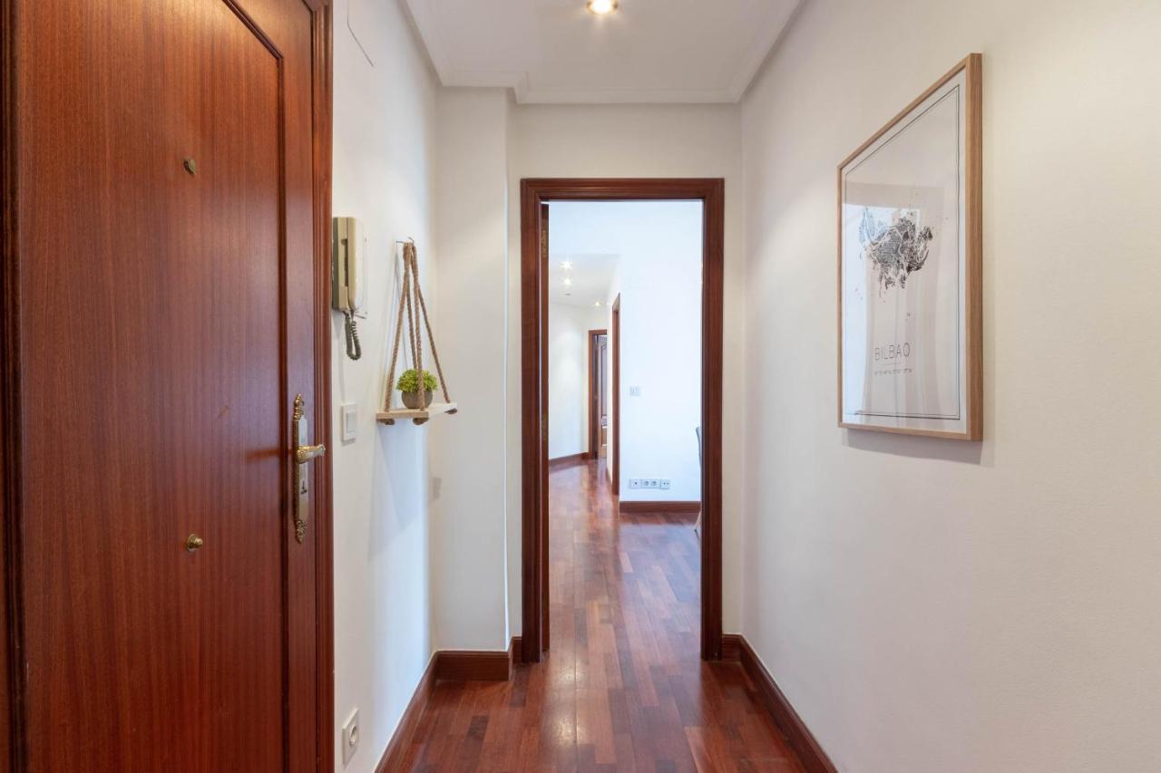 Apartamento Con Vistas Al Estadio San Mames Bilbao Bagian luar foto