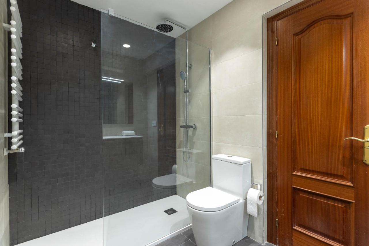 Apartamento Con Vistas Al Estadio San Mames Bilbao Bagian luar foto