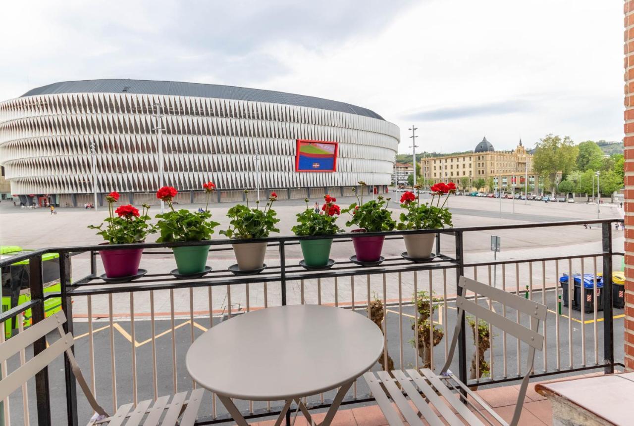 Apartamento Con Vistas Al Estadio San Mames Bilbao Bagian luar foto