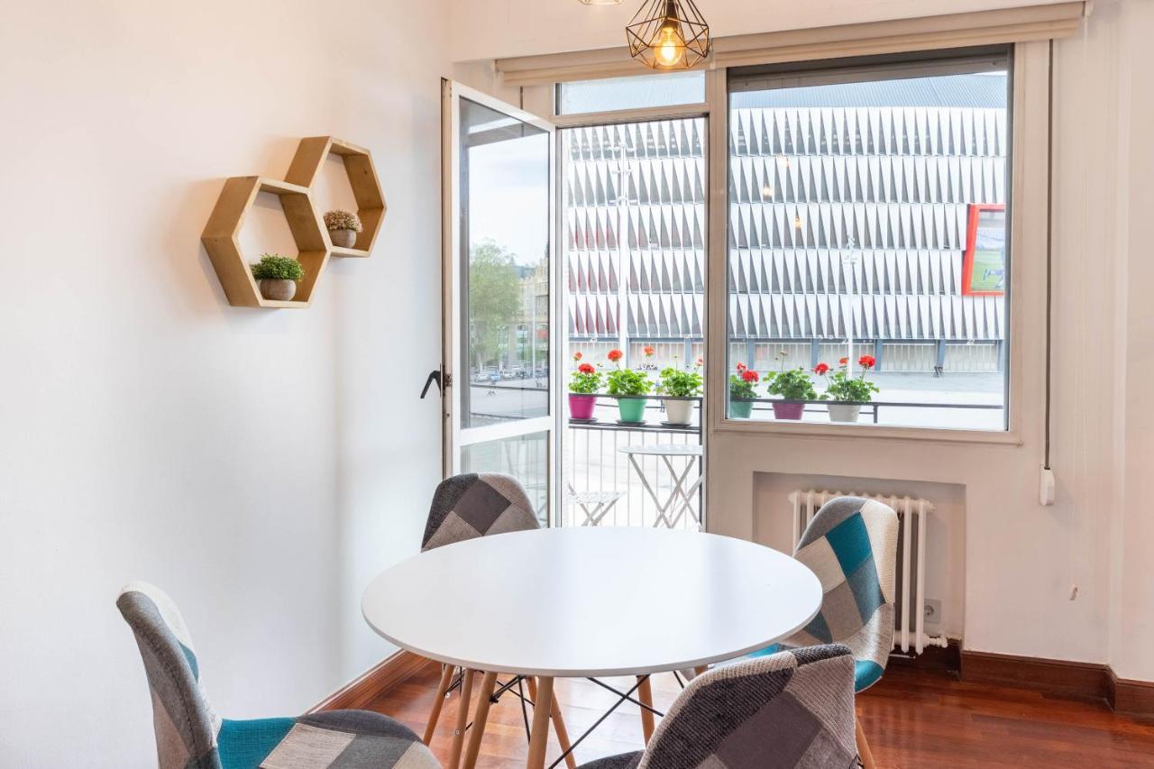 Apartamento Con Vistas Al Estadio San Mames Bilbao Bagian luar foto