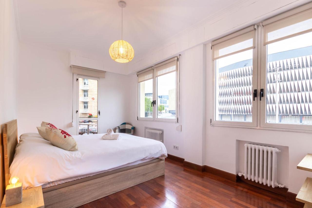 Apartamento Con Vistas Al Estadio San Mames Bilbao Bagian luar foto