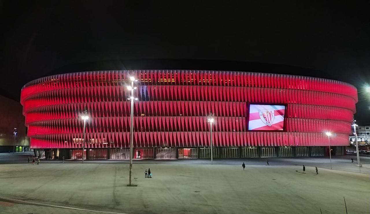Apartamento Con Vistas Al Estadio San Mames Bilbao Bagian luar foto