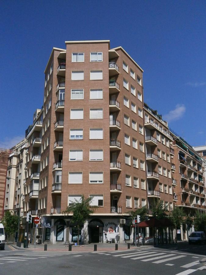 Apartamento Con Vistas Al Estadio San Mames Bilbao Bagian luar foto